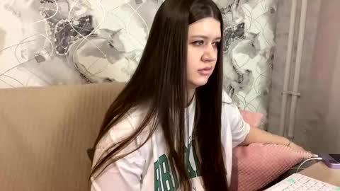 Aletta Oushen online show from 02/17/25, 11:44