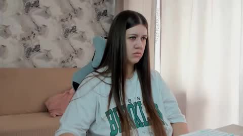 Aletta Oushen online show from 09/11/25, 10:26