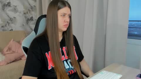 Aletta Oushen online show from 10/10/25, 11:53