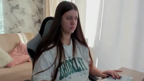 Aletta Oushen online show from 10/12/25, 10:14