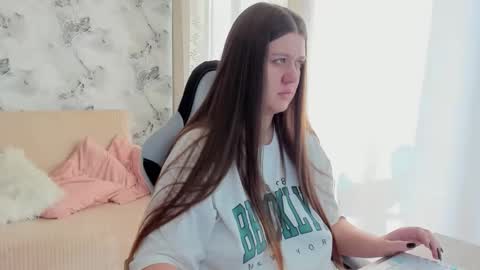 Aletta Oushen online show from 10/16/25, 09:43