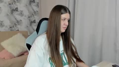 Aletta Oushen online show from 10/23/25, 11:31