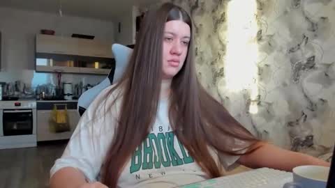 Aletta Oushen online show from 11/20/25, 09:42