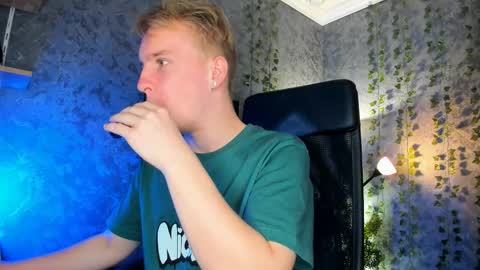 your Alex online show from 10/03/25, 09:17