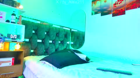 sneider online show from 11/07/25, 09:04