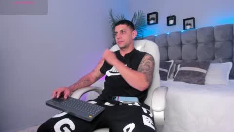 alex online show from 07/20/26, 01:02