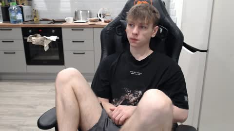 Snapshot of alex_gotcha chatting on 12/01/24, 05:13 Alex online show from 12/01/24, 05:13