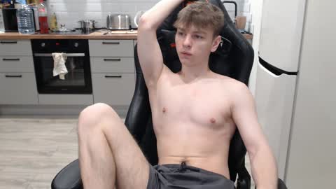 Snapshot of alex_gotcha chatting on 12/07/24, 01:58 Alex online show from 12/07/24, 01:58