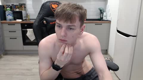 Snapshot of alex_gotcha chatting on 12/28/24, 10:36 Alex online show from 12/28/24, 10:36