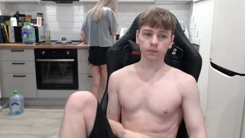 Snapshot of alex_gotcha chatting on 01/12/25, 11:58 Alex online show from 01/12/25, 11:58