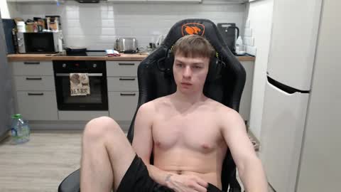 Snapshot of alex_gotcha chatting on 01/21/25, 01:18 Alex online show from 01/21/25, 01:18