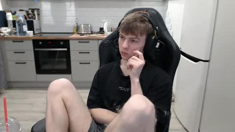 Snapshot of alex_gotcha chatting on 02/09/25, 04:40 Alex online show from 02/09/25, 04:40
