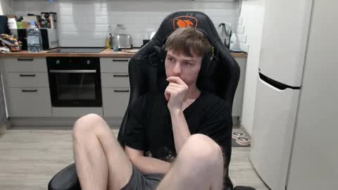 Snapshot of alex_gotcha chatting on 02/09/25, 10:43 Alex online show from 02/09/25, 10:43