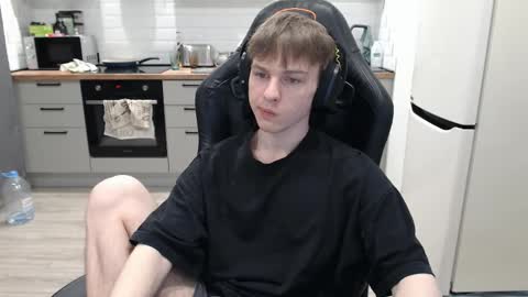 Snapshot of alex_gotcha chatting on 02/23/25, 06:01 Alex online show from 02/23/25, 06:01