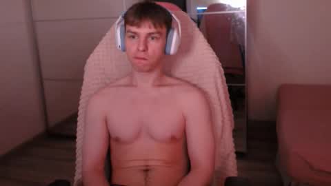 Snapshot of alex_gotcha chatting on 09/17/25, 08:43 Alex online show from 09/17/25, 08:43