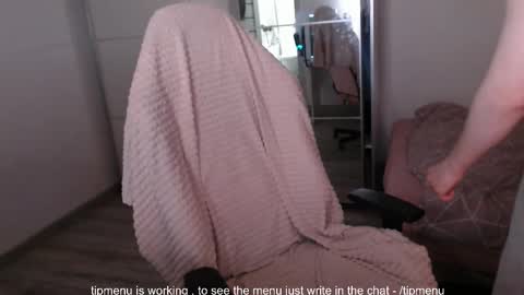 Snapshot of alex_gotcha chatting on 09/19/25, 08:53 Alex online show from 09/19/25, 08:53