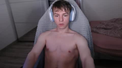 Snapshot of alex_gotcha chatting on 09/27/25, 01:43 Alex online show from 09/27/25, 01:43