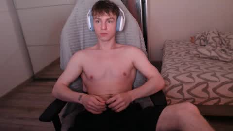 Snapshot of alex_gotcha chatting on 10/04/25, 07:12 Alex online show from 10/04/25, 07:12