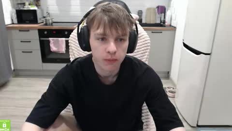 Snapshot of alex_gotcha chatting on 02/07/26, 10:02 Alex online show from 02/07/26, 10:02