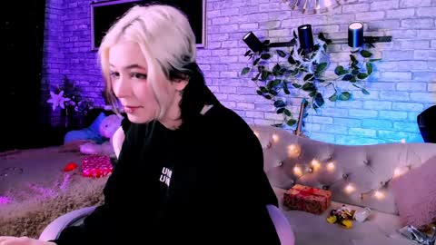 alex_howell online show from 01/05/25, 11:44