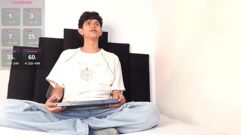 alex_mark_ online show from 12/22/25, 01:08