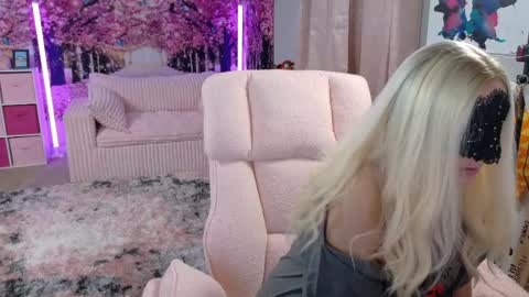 Alex online show from 04/25/26, 01:52