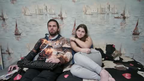 Alex and Sarah online show from 11/07/25, 08:42