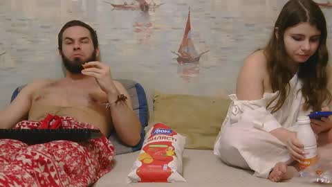 Alex and Sarah online show from 03/21/26, 07:06