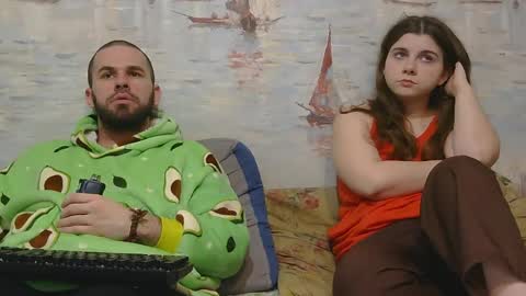 Alex and Sarah online show from 04/12/26, 10:37