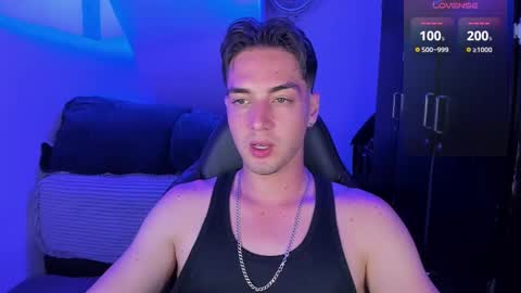 Snapshot of alex_smith0 chatting on 02/22/25, 02:28 online show from 02/22/25, 02:28