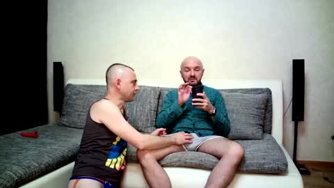 Alex and Tobey online show from 12/05/25, 02:20