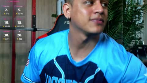 Snapshot of alex_tower chatting on 01/02/25, 02:22 Alex Towers online show from 01/02/25, 02:22