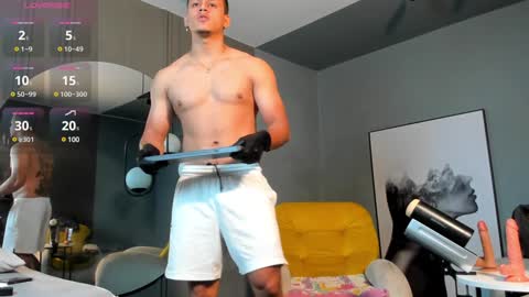 Snapshot of alex_tower chatting on 01/10/25, 08:04 Alex Towers online show from 01/10/25, 08:04