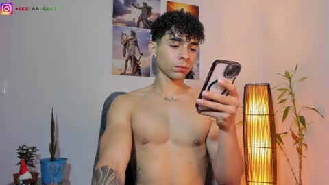 Snapshot of alex_zt7 chatting on 05/04/26, 12:23 x online show from 05/04/26, 12:23
