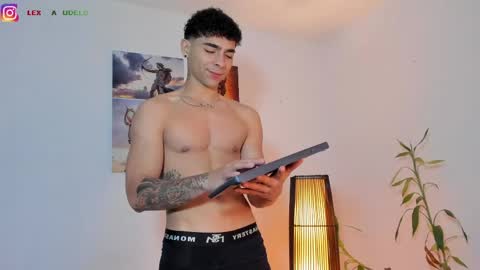 Snapshot of alex_zt7 chatting on 06/01/26, 04:20 x online show from 06/01/26, 04:20