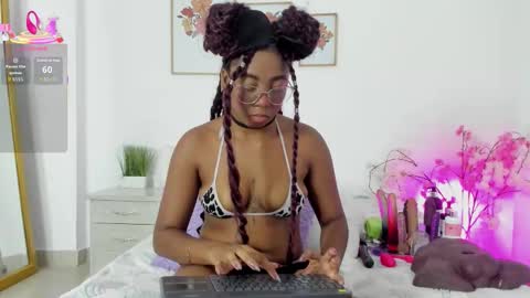 alexa_cortes23 online show from 11/17/25, 11:05