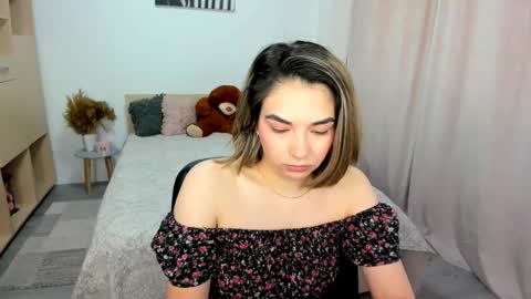 Snapshot of alexa_dolly chatting on 05/05/26, 08:11 Alexa online show from 05/05/26, 08:11