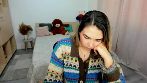 Snapshot of alexa_dolly chatting on 05/13/26, 09:39 Alexa online show from 05/13/26, 09:39