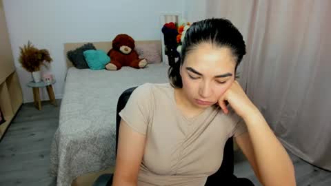 Snapshot of alexa_dolly chatting on 06/11/26, 08:12 Alexa online show from 06/11/26, 08:12
