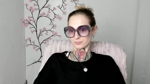 Snapshot of alexa_kittie chatting on 07/11/26, 11:35 Alexa online show from 07/11/26, 11:35