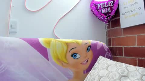 alexa latina online show from 10/25/25, 02:02