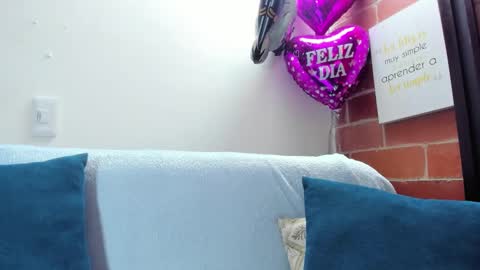 alexa latina online show from 12/17/25, 06:03