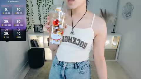 alexa_lexi online show from 11/18/25, 04:00