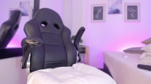 Alexa Millers online show from 03/08/25, 07:27