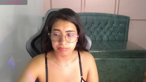 Alexandra online show from 10/15/25, 11:43