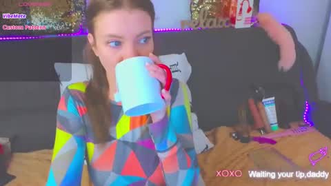 Snapshot of alexa_stoun chatting on 01/19/25, 04:04 Alexa online show from 01/19/25, 04:04