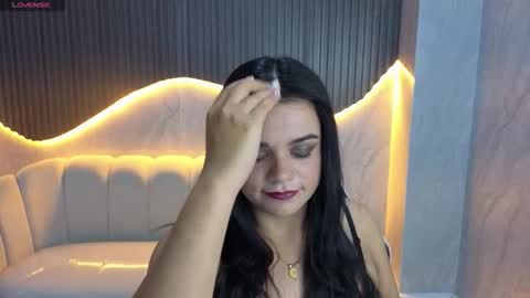 Snapshot of alexaa_tx chatting on 11/13/25, 03:16 Online 2200 to 600 online show from 11/13/25, 03:16