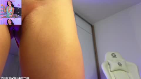 Snapshot of alexaaimee chatting on 12/18/24, 04:42 Alexa online show from 12/18/24, 04:42