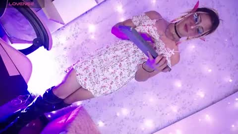 alexaavandercloude online show from 04/28/26, 10:15