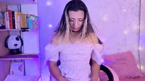 alexaavandercloude online show from 07/07/26, 07:40